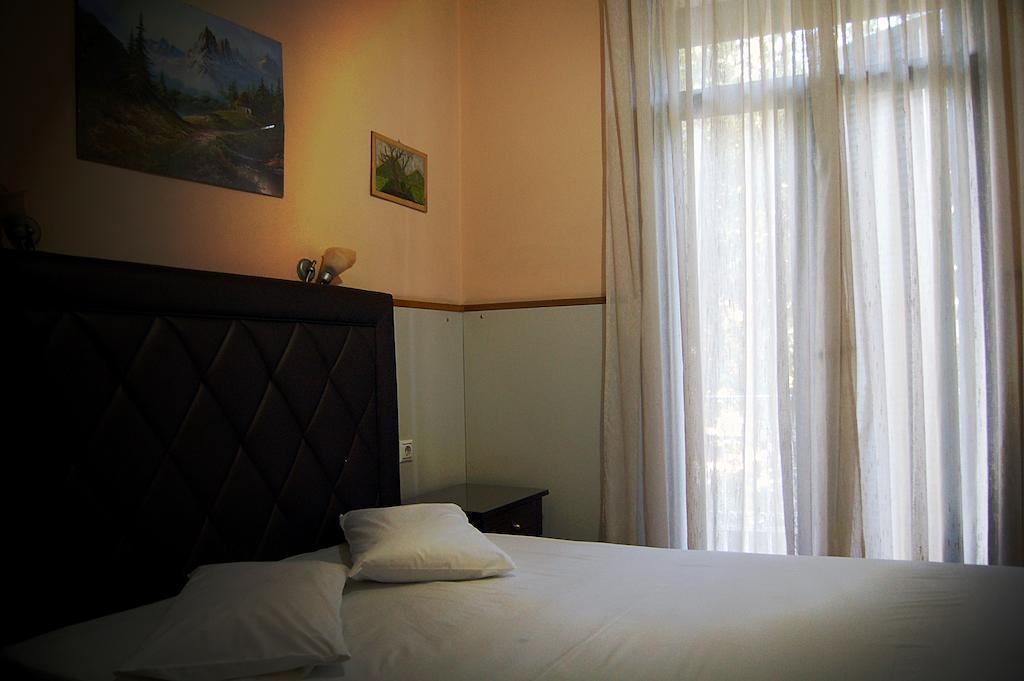 Diethnes Yenişehir Dış mekan fotoğraf