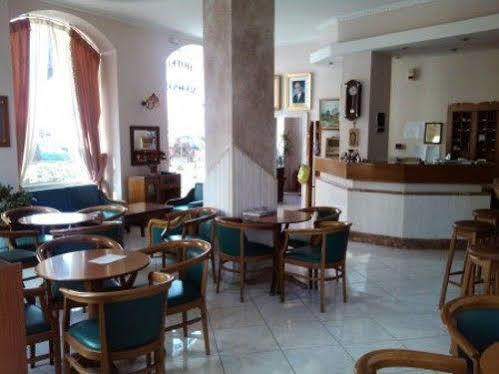 Diethnes Yenişehir Dış mekan fotoğraf